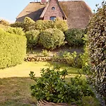 Reethüs Mit Kamin Und Südgarten In Direkter Wattnähe Сasa de vacaciones Keitum
