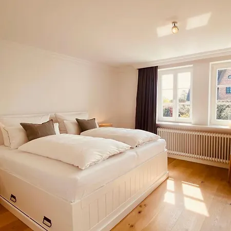 Holiday home Reethus Mit Kamin Und Suedgarten In Direkter Wattnaehe *