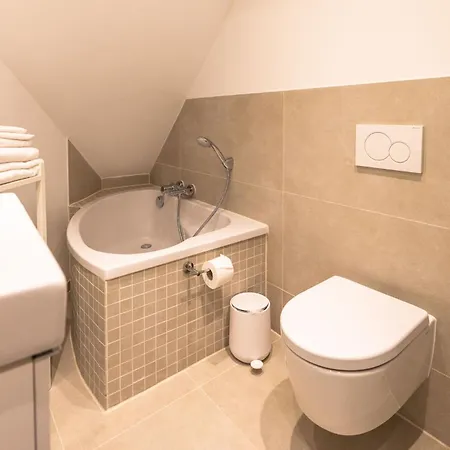 Holiday home Reethus Mit Kamin Und Suedgarten In Direkter Wattnaehe *