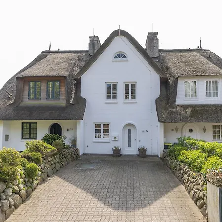 Holiday home Reethus Mit Kamin Und Suedgarten In Direkter Wattnaehe *