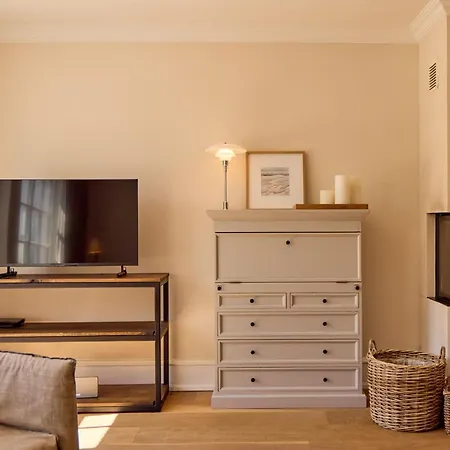 Tatil Evi Reethues Mit Kamin Und Suedgarten In Direkter Wattnaehe *