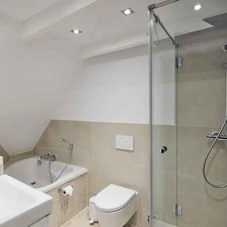 Reethues Mit Kamin Und Suedgarten In Direkter Wattnaehe Tatil Evi