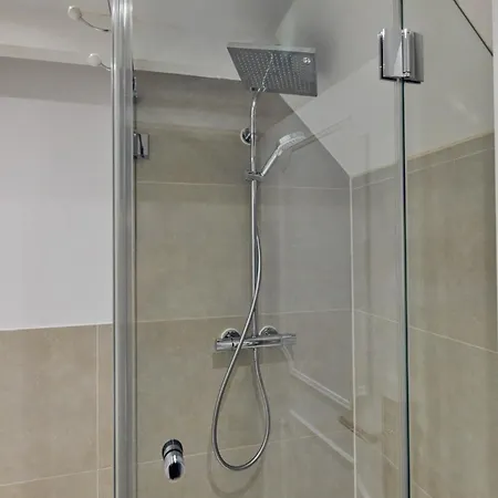 Tatil Evi Reethues Mit Kamin Und Suedgarten In Direkter Wattnaehe *