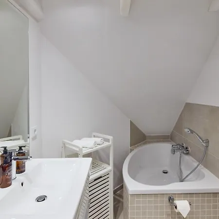 Reethues Mit Kamin Und Suedgarten In Direkter Wattnaehe Keitum