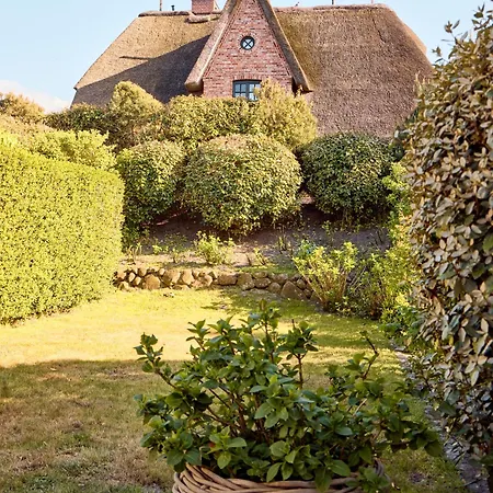 Reethues Mit Kamin Und Suedgarten In Direkter Wattnaehe Casa de Férias Keitum