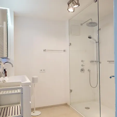 Tatil Evi Reethues Mit Kamin Und Suedgarten In Direkter Wattnaehe *