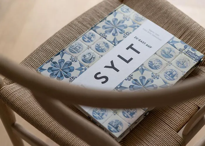 Reethues Mit Kamin Und Suedgarten In Direkter Wattnaehe