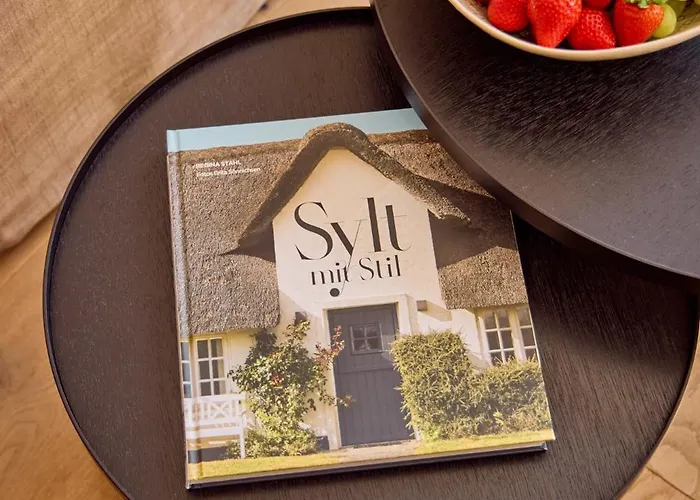 Reethues Mit Kamin Und Suedgarten In Direkter Wattnaehe Keitum